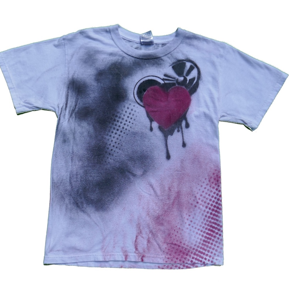 Metro heart medium custom painted tee